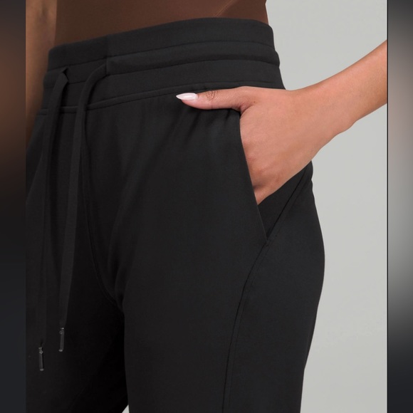 Lululemon Ready to Rulu Joggers, Size 6. - Picture 2 of 4